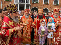 Єпископ Тихон співслужив Блаженнішому Митрополиту Онуфрію у Свято-Аннинському монастирі на Буковині